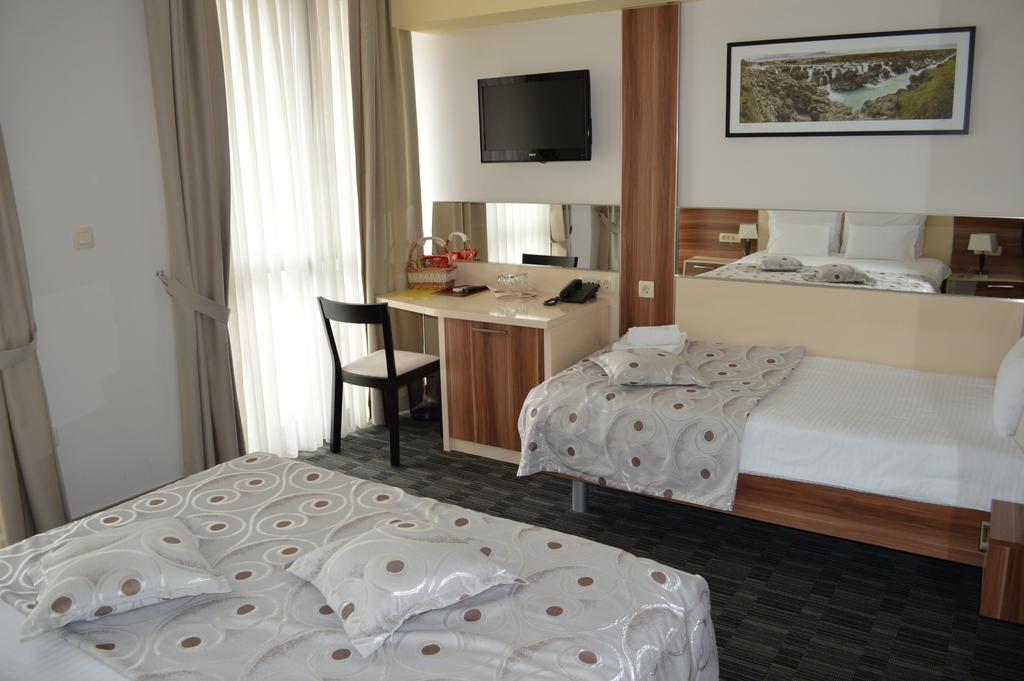 Hotel Lighthouse Igalo Phòng bức ảnh