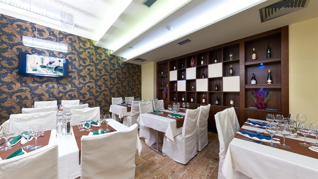 Hotel Lighthouse Igalo Ngoại thất bức ảnh