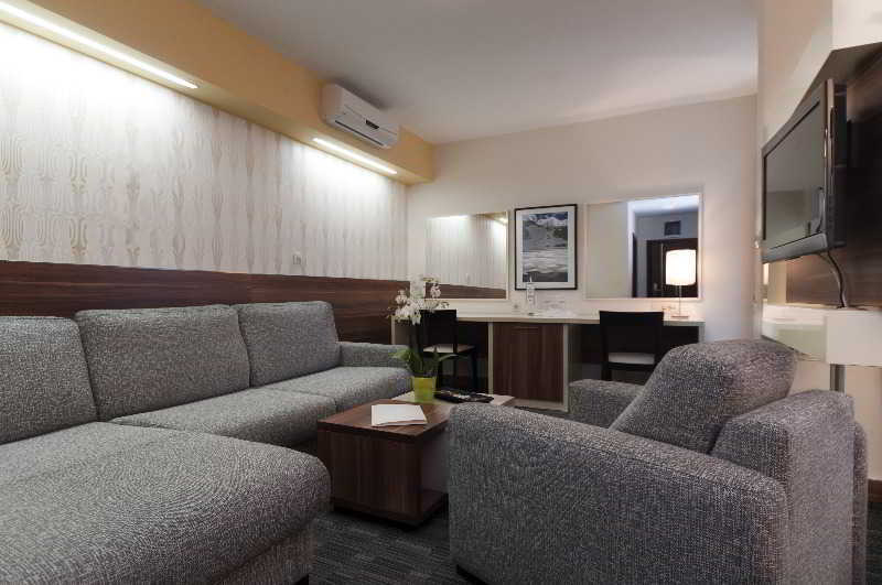 Hotel Lighthouse Igalo Ngoại thất bức ảnh